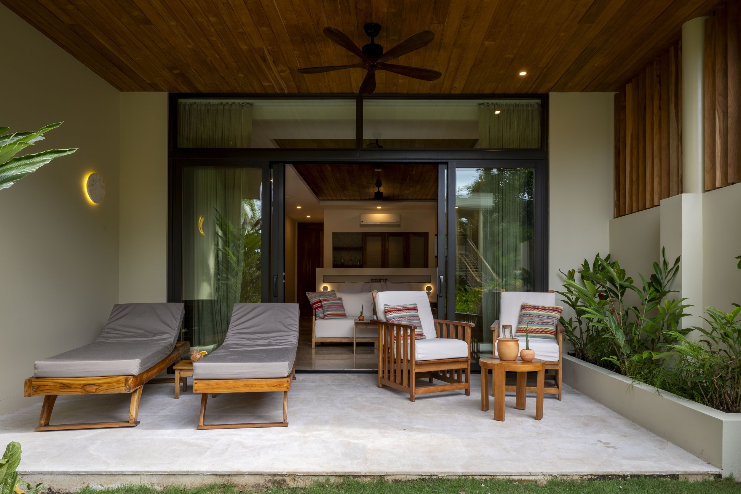 Comfort Suite Tarrace_6.jpg