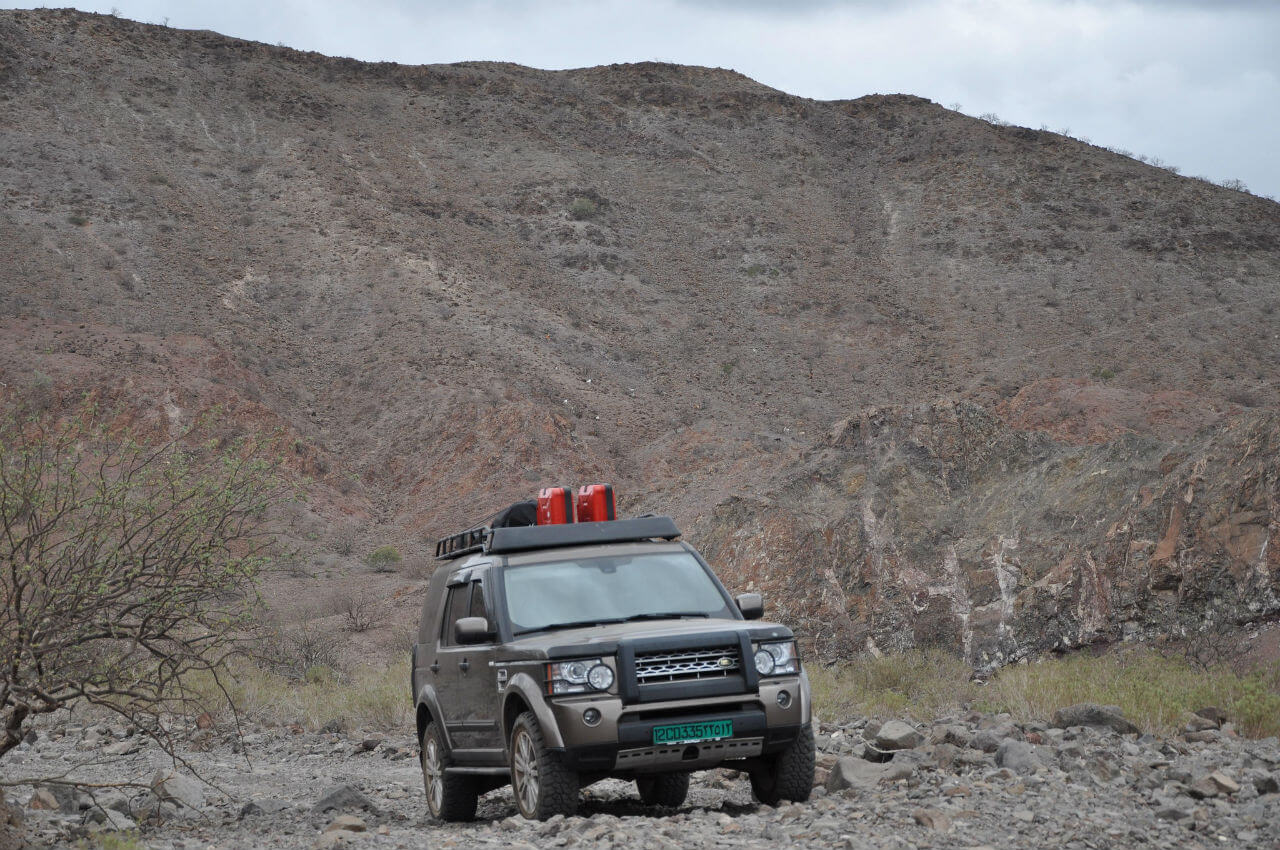 Land-Rover-LR4-Voyager-Offroad-Jusef Gideon-6949844359_1c2144348e_k.jpg