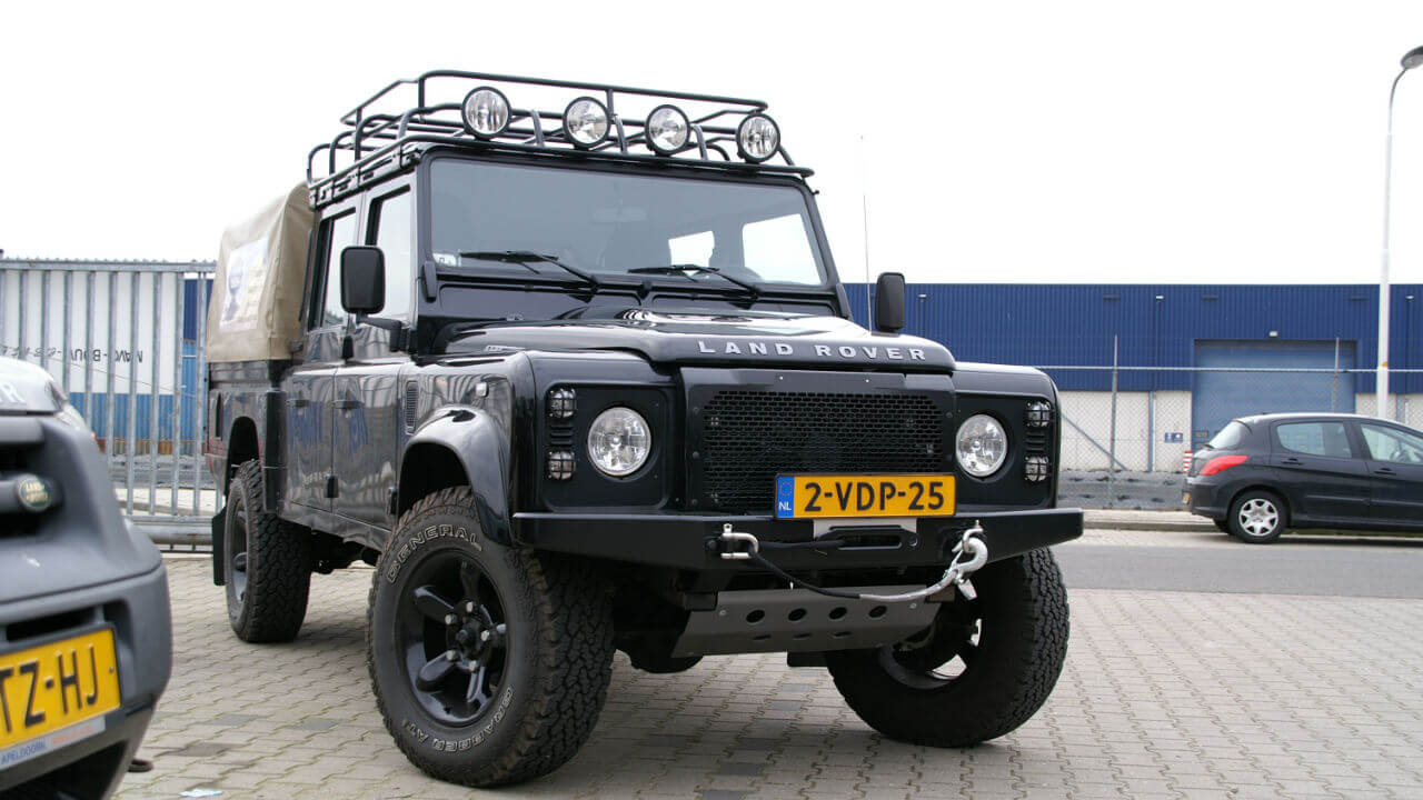 Land-Rover-Defender-130-D130-roof-rack-off-road-Voyager-Offroad.JPG