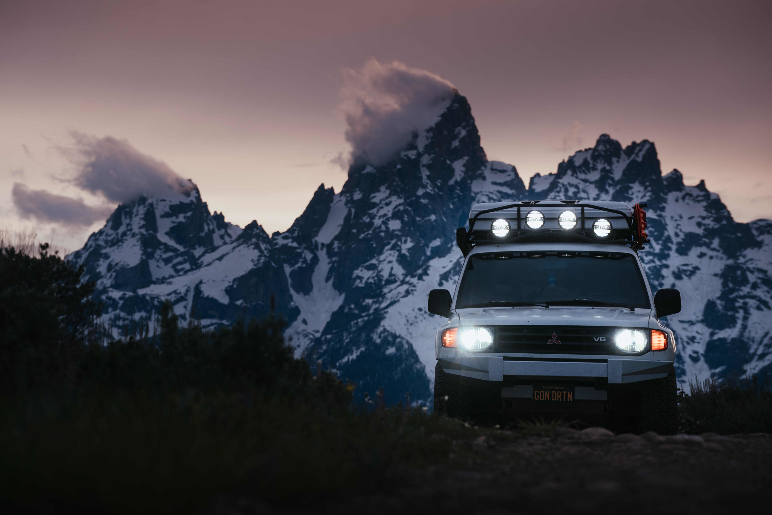 Montero_Roof_Rack_Glacier.jpg