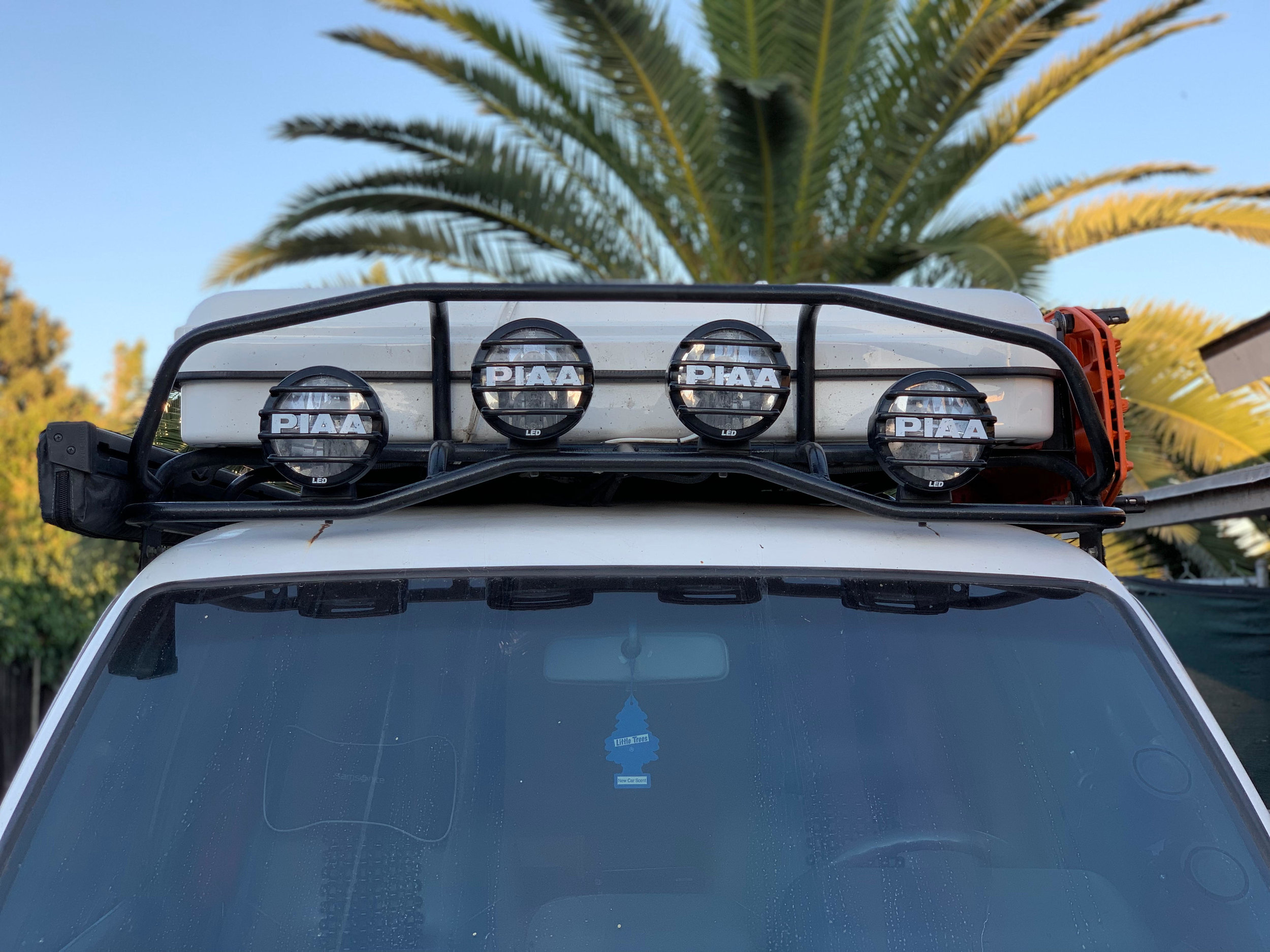 Montero_Roof_Rack_Light_Halo_Front.jpg