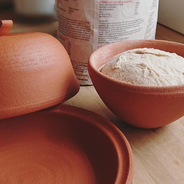 my mini studio is up and running ... and the first project finished is this bread banneton (bread proofing dish)  and baking cloche... I was a little nervous during the first baking... But they both worked beautifully.... Terracotta is a a nice clay 