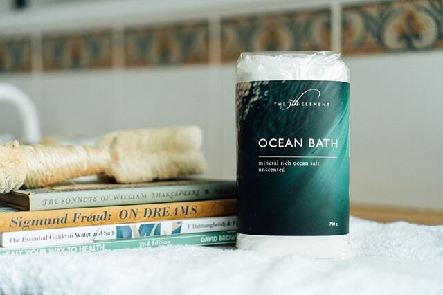 Love reading in the bath #the5thelement #ocean #bathsalts