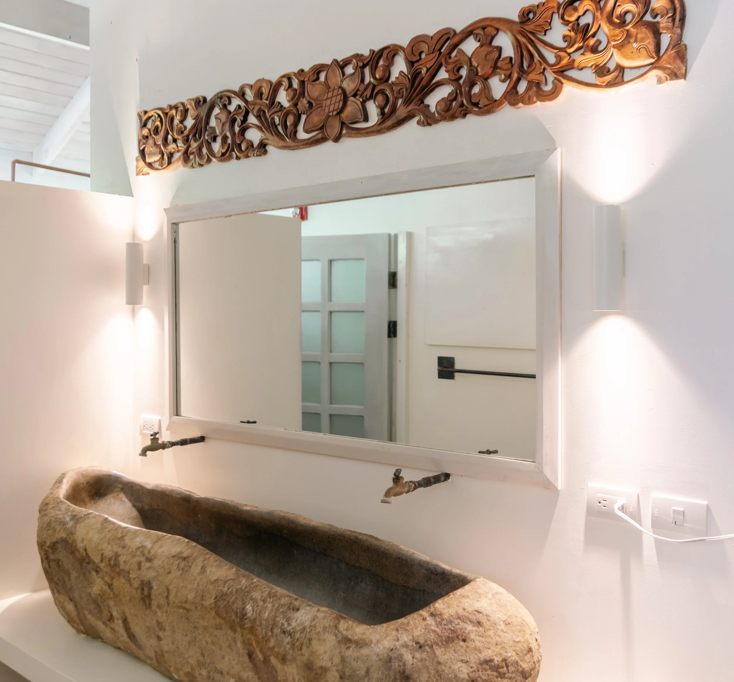 Jungle Room 308 bano.jpg