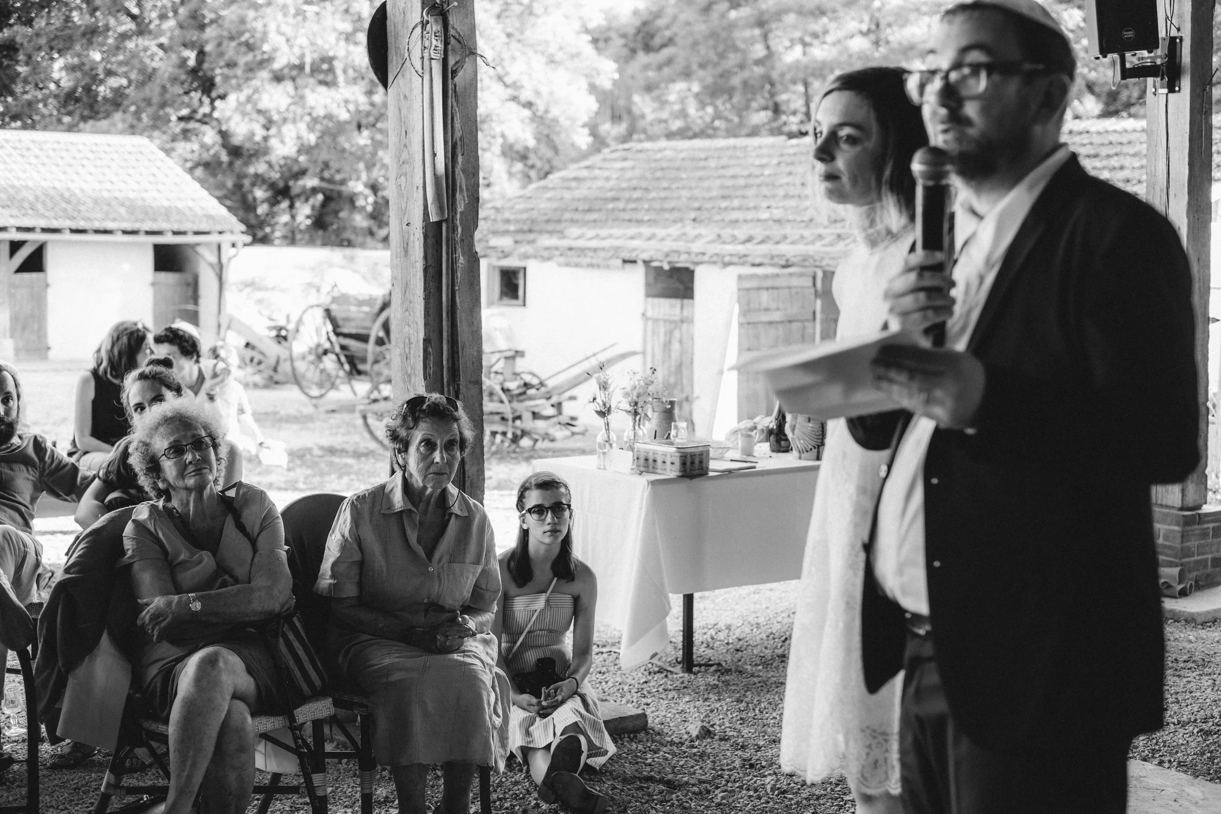 La même chose dans son contexte, avec un regard plein d'émotions dont on comprend le sens. Entre les deux photos, une poignée de secondes, en tout j'en ai fait près de 40 de ce moment précis qui a duré moins d'une minute, et j'en ai rendu 4.