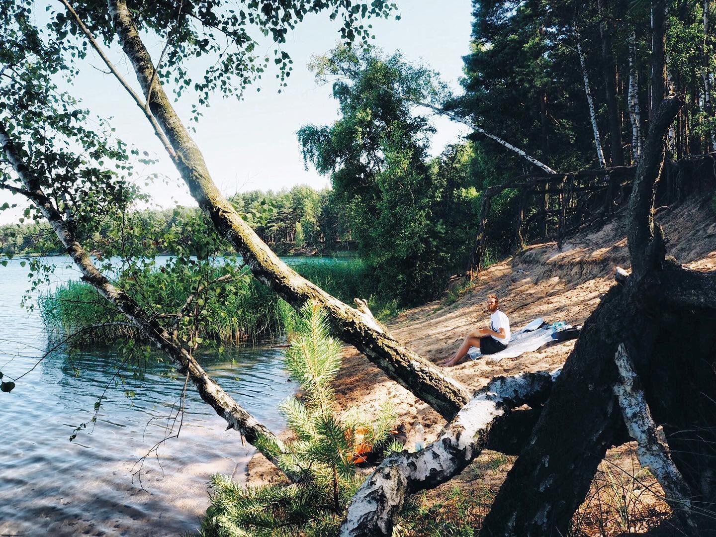 We miss you, Helene! 💦 Die aktuelle Lage am Helenesee ist nur ein kleiner Vorgeschmack auf die prek&auml;re Grundwasserlage in die sich der Mensch mit der Klimakatastrophe man&ouml;vriert hat. Viele von Euch haben es sicher mitbekommen. Seit Mai ist