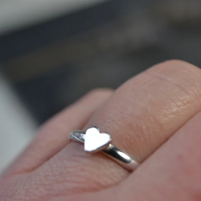 silver heart ring 2.jpg