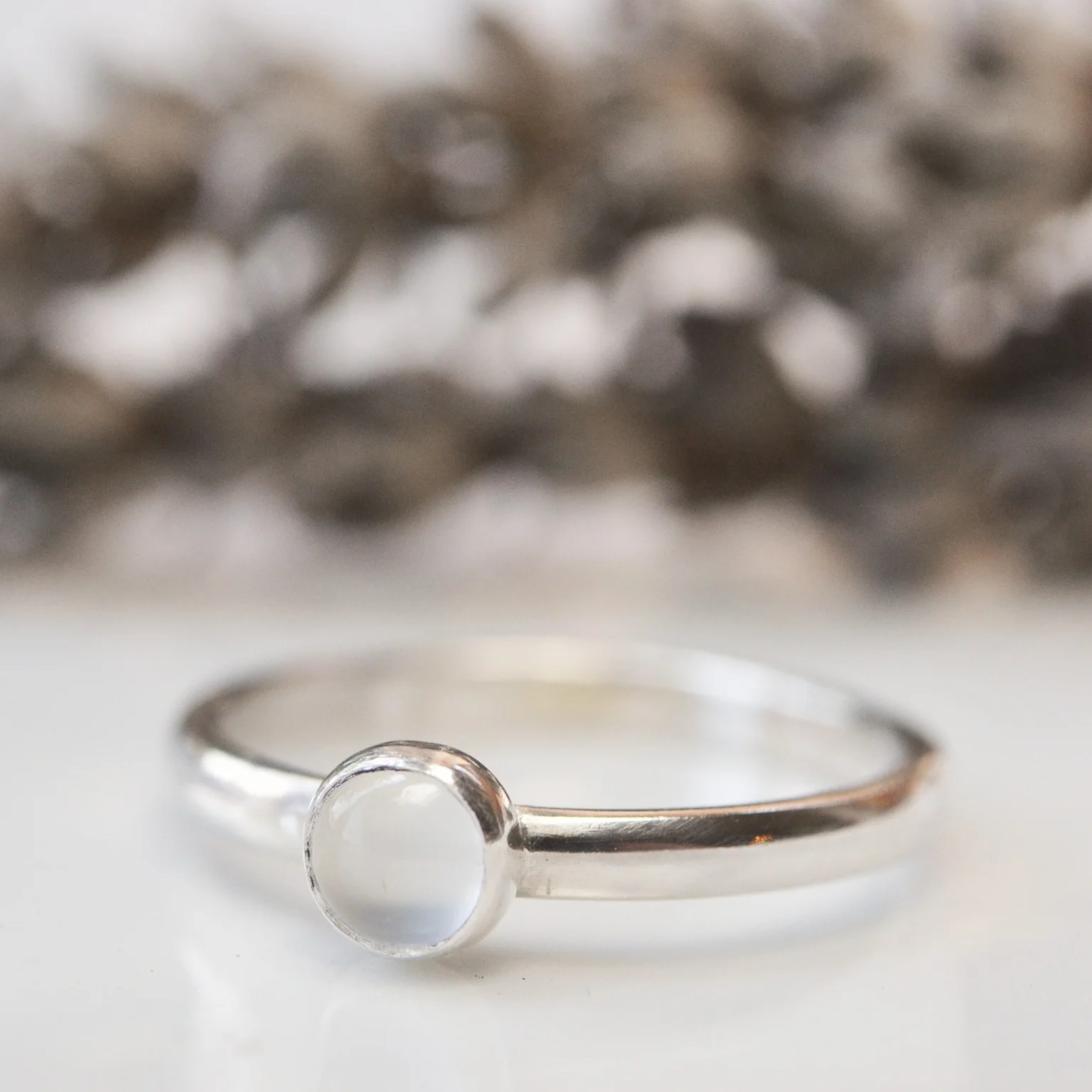 white+moonstone+5mm.jpg