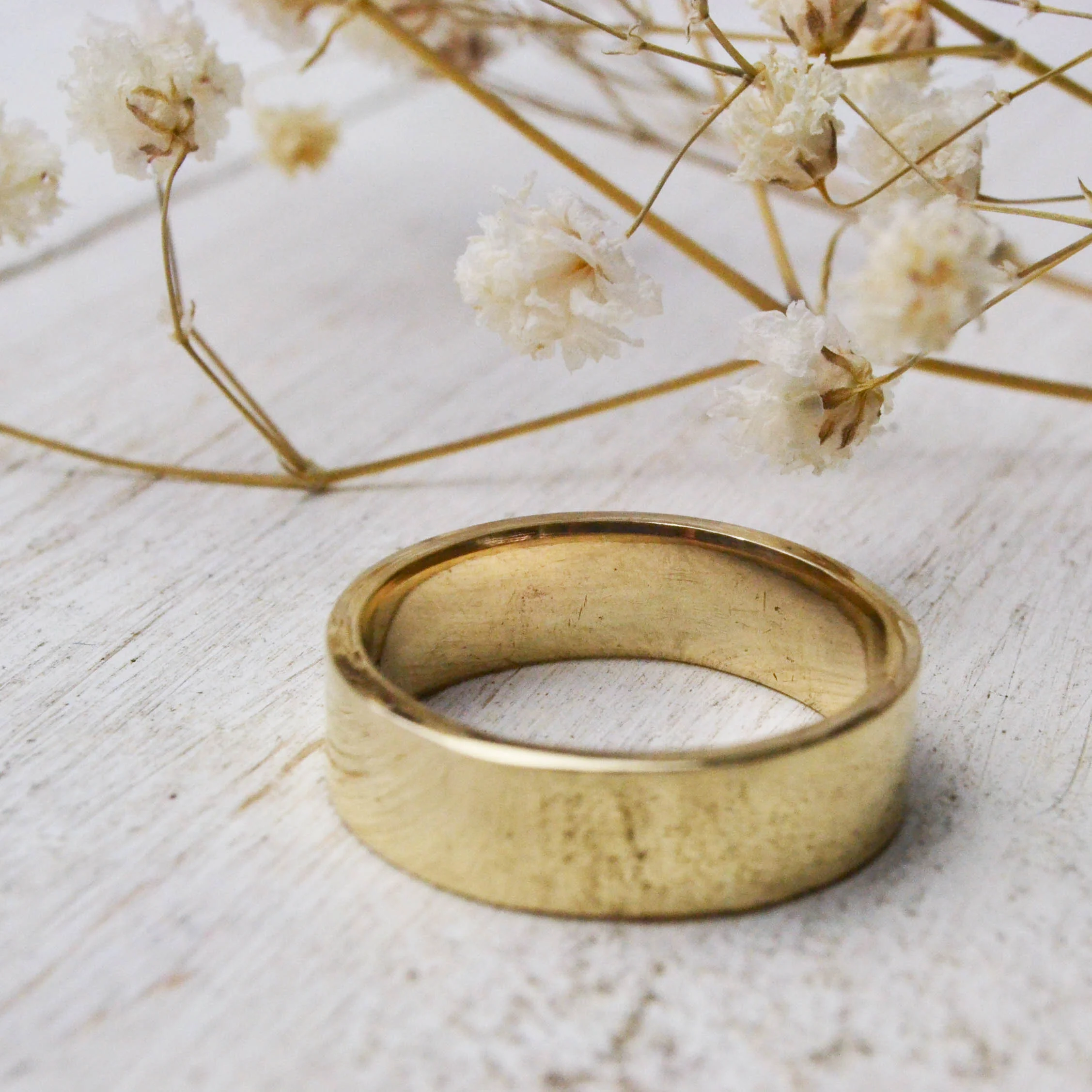 9ct gold 6mm flat.jpg