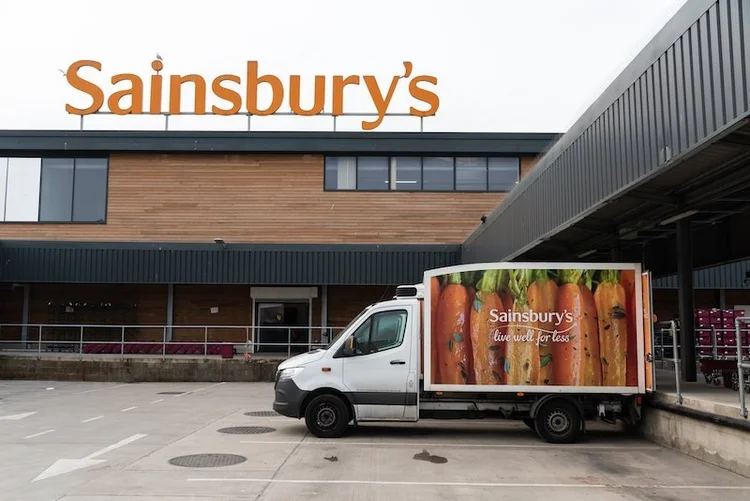tesco customers fume as it system outage hits its website and app retail technology innovation hub tesco customers fume as it system outage hits its website and app retail technology innovation hub