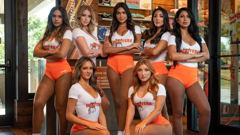 Hooters and Chase Elliott tap DoorDash, Grubhub, Uber Eats for virtual restaurant launch