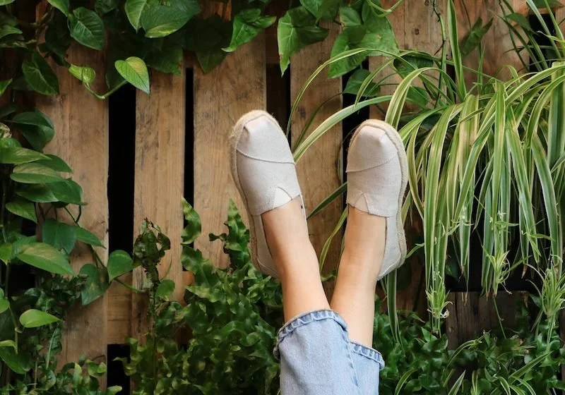 Shoes specialist TOMS taps Cart.com inventory management, 3PL and fulfilment offering 