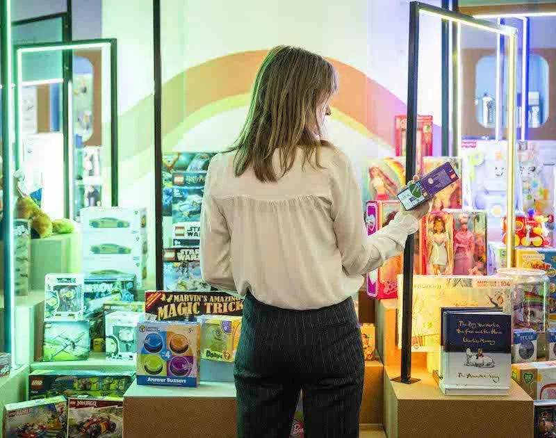 ’Tis the season for shopping and romcoms: RTIH runs back the week's coolest retail technology plays
