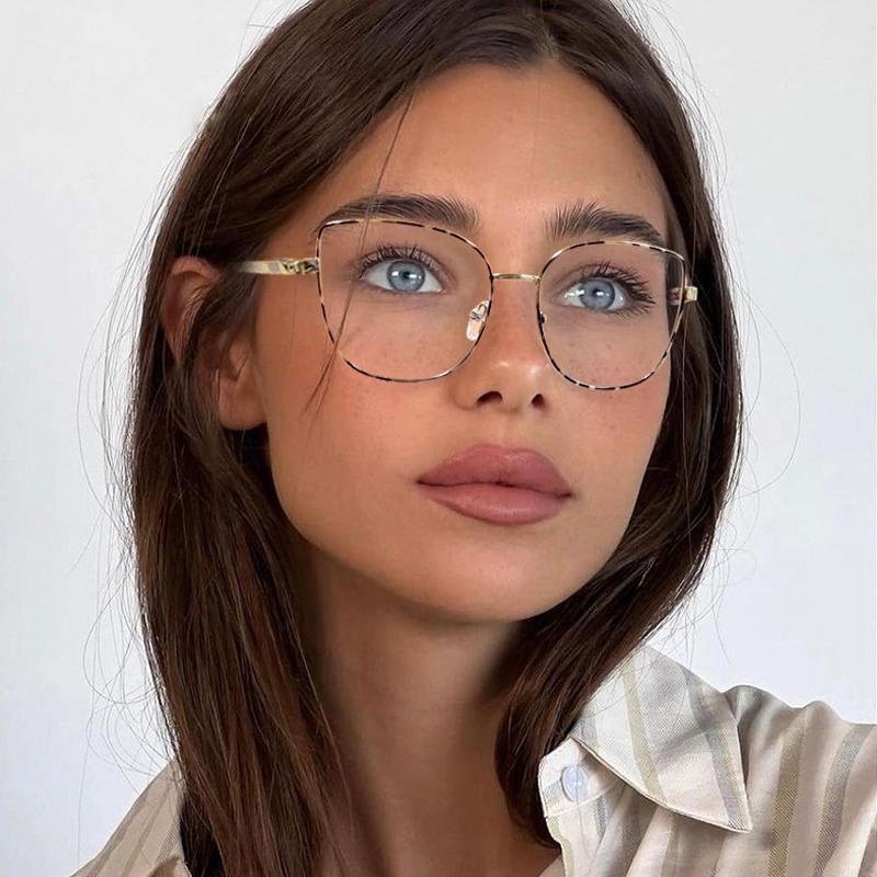 How to choose the perfect eyeglasses for your face shape, style, and lifestyle
