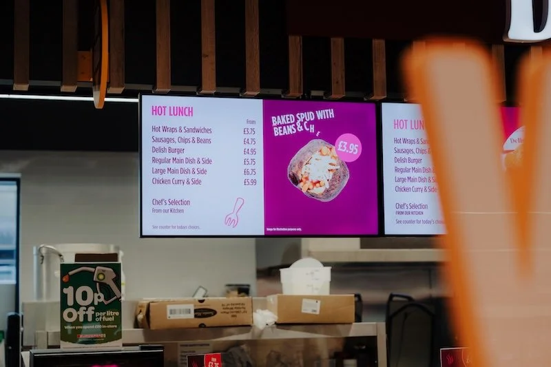Henderson Technology installs 1,000th EDGEPoS digital media screen at Jempson’s Supermarkets store