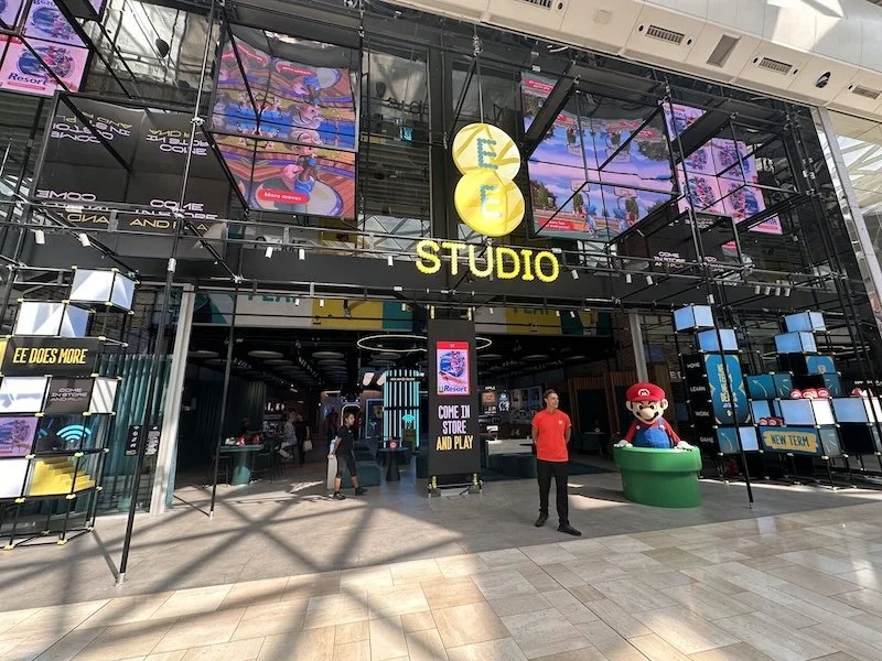 EE Studio London store launches week long activation supporting pre-order of Nintendo Sports Resort