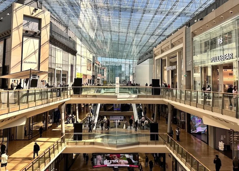 Bullring Birmingham shopping centre boosts online visitor experience as AI powered engagement rises