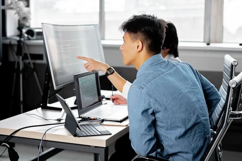 Nearshore vs offshore software development: which model fits your business?