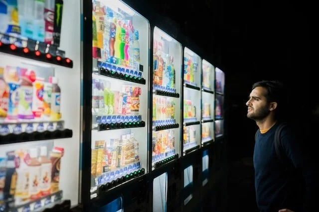 How AI and machine learning are changing both retail and online casino experiences
