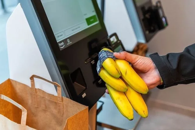 London shoppers at Amazon Fresh convenience store in Monument get self ...