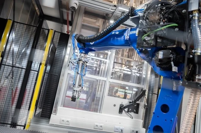 Rohlik Group spin out Veloq pulls in €30 million in scale-up financing from European Investment Bank