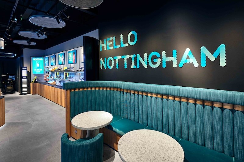Forest legend Viv Anderson in attendance as EE opens first East Midlands Experience store in Nottingham’s Victoria Centre