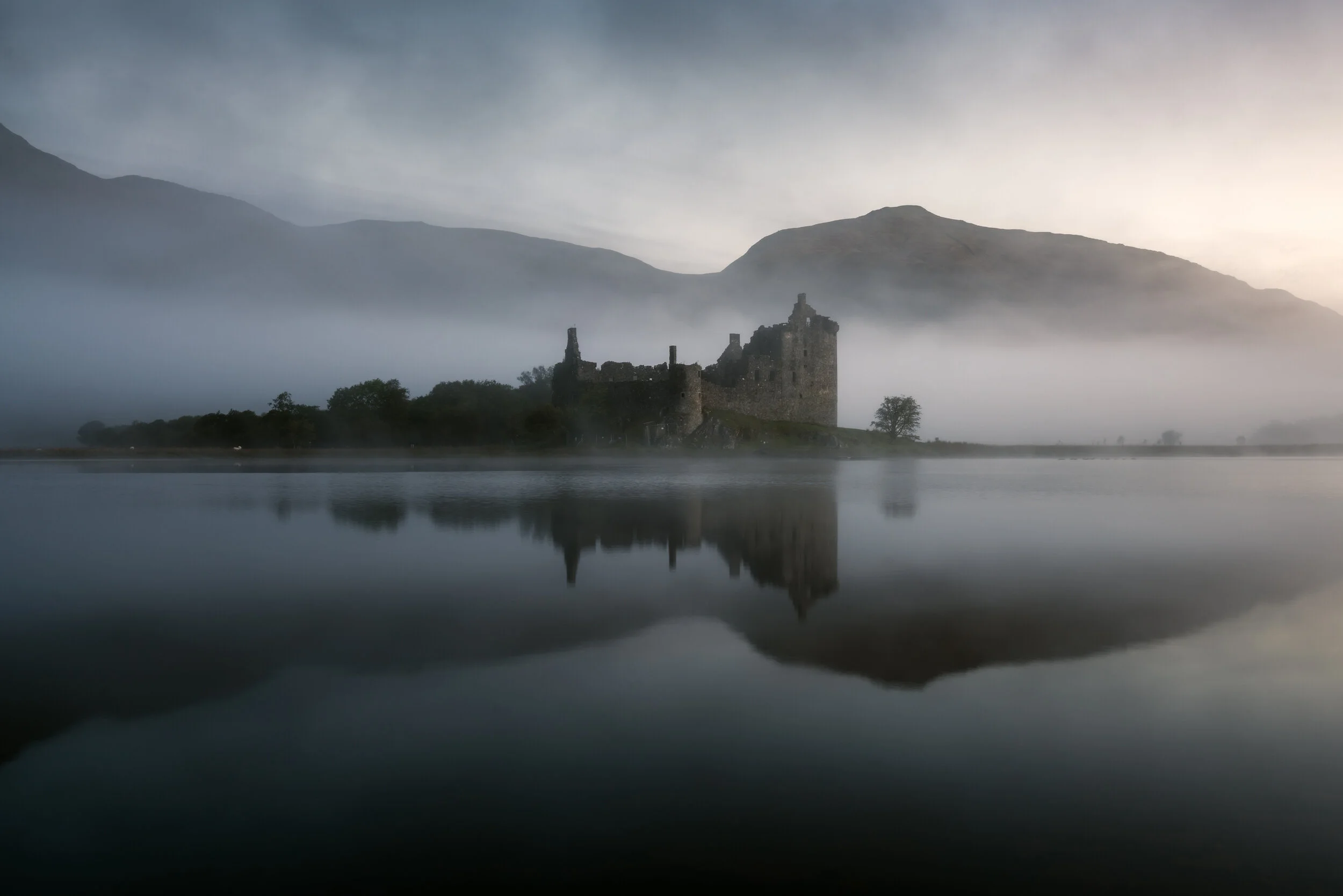 Kilchurn Castle Misty Morning