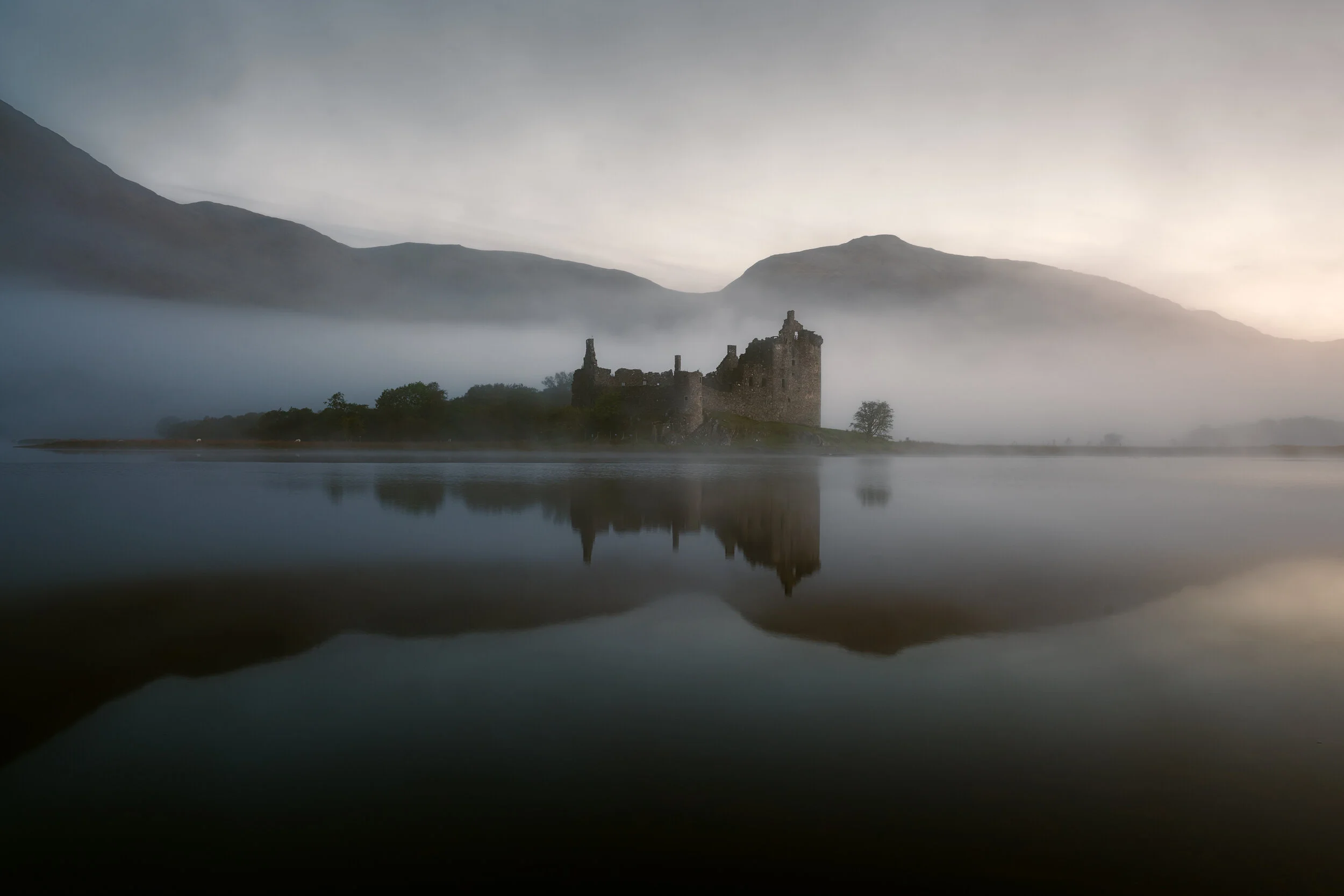 Kilchurn Castle Misty Morning Wide