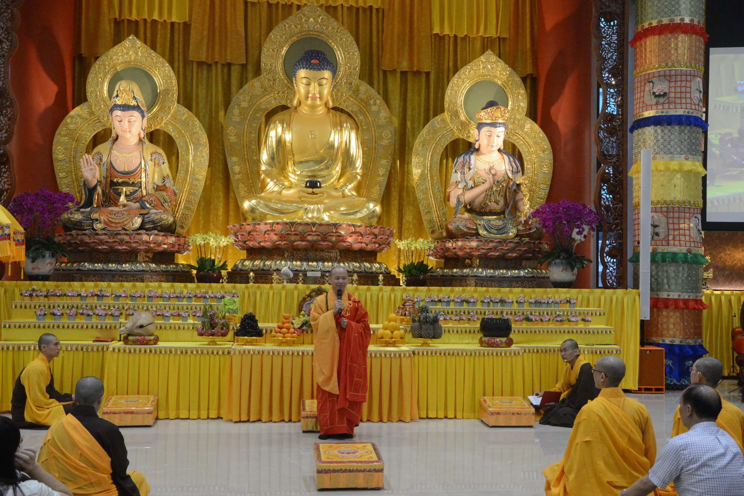 吉祥宝聚寺以祈福、皈依法会欢庆国家生日!