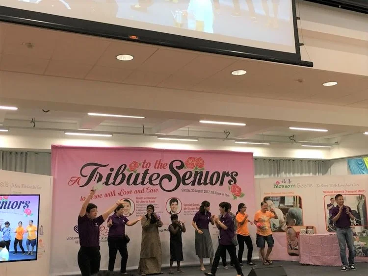 吉祥宝聚寺和福善联办的乐龄宴