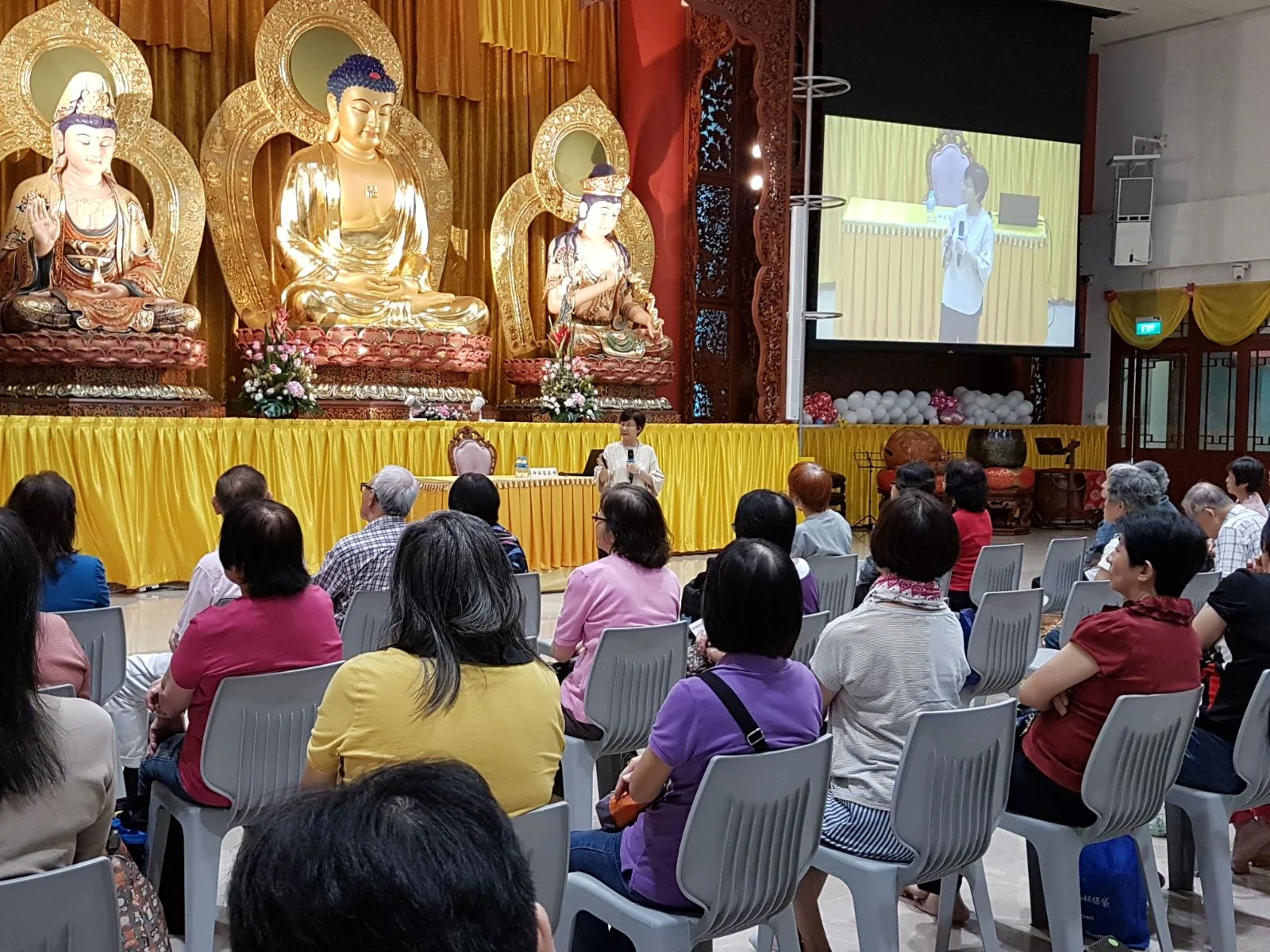 吉祥宝聚寺 医疗讲座：浅谈骨质疏松症 ，提高公众对骨骼健康的认识