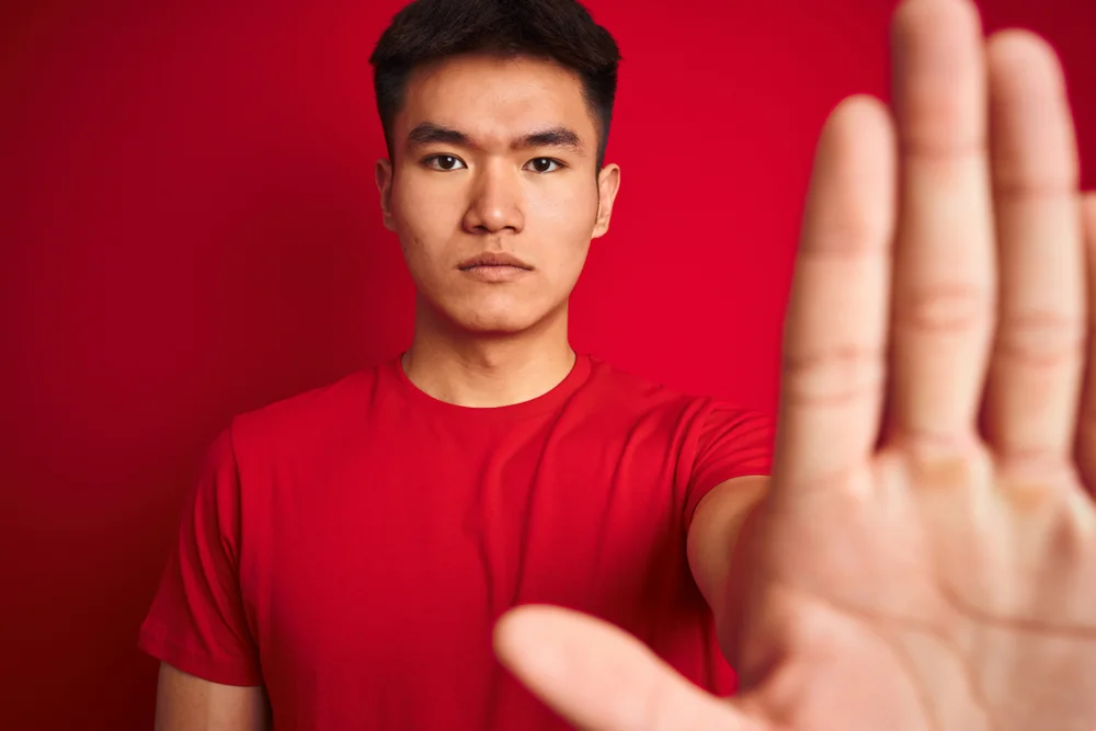 【The Meditation Session – what to do in between sessions 修持轨理 - 未修中间】Restraining the sensory faculties – how to restrain – guarding the sensory faculties 密护根门-如何防护-守护根者