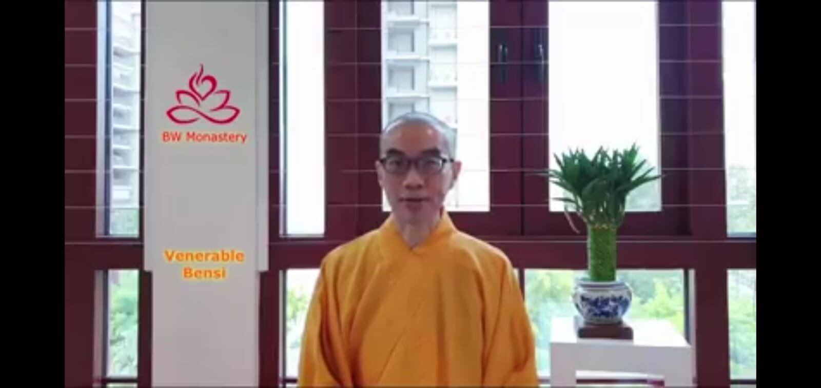 Bensi Fashi delivers well wishes from Abbot Jing Yuan