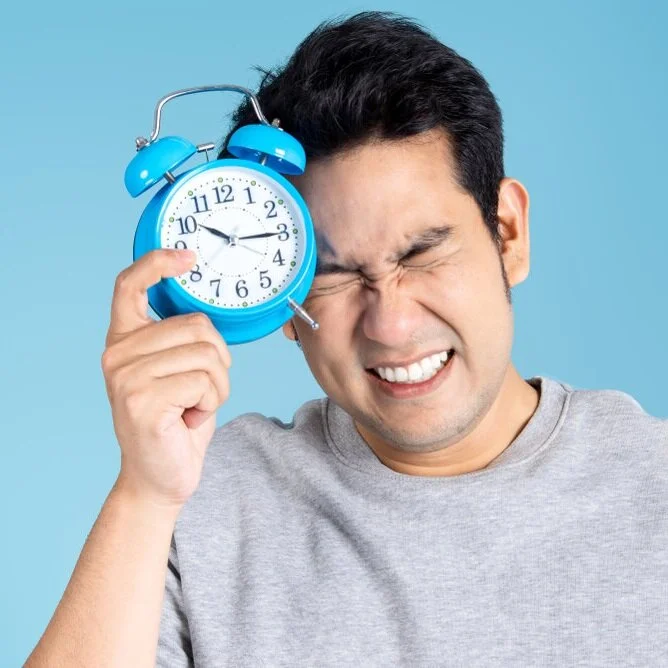 【Human Life of Leisure and Opportunity 暇满】 Once the morning bell rings, immediately jump out of bed 早晨铃一响，床上跳起来