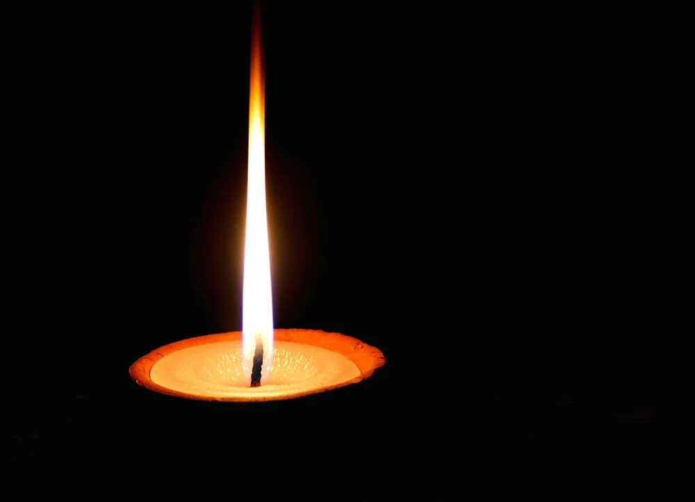 【Mindfulness of Death 念死无常】we dwell among the causes of death, like a butter lamp standing in a strong breeze.   安住死缘中，如灯处风内  