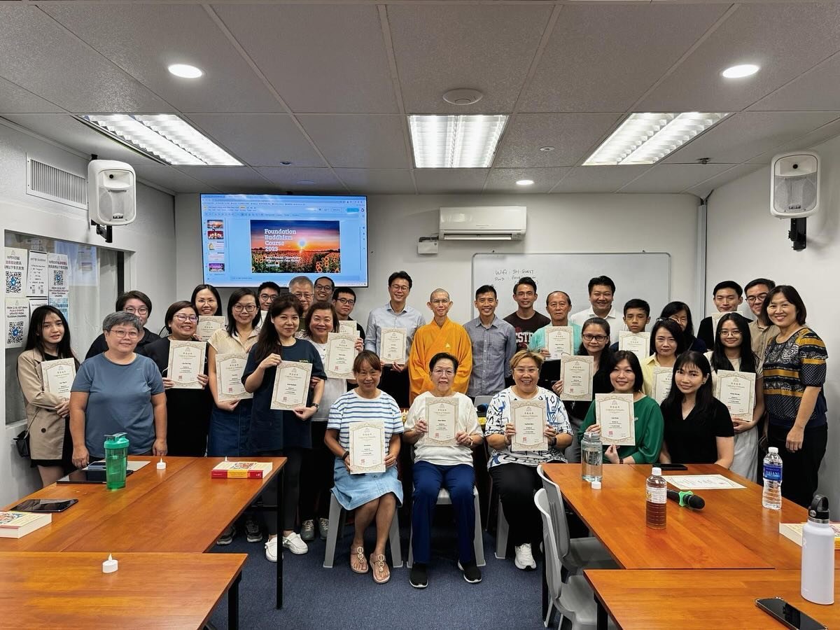 The Shenton House class of S23G015E marked a milestone last night! After diligently attending weekly introductory lessons since December 2023, they&rsquo;ve completed it and are now beginning round one of Lamrim studies. 📚

Venerable Ben Wen joined 