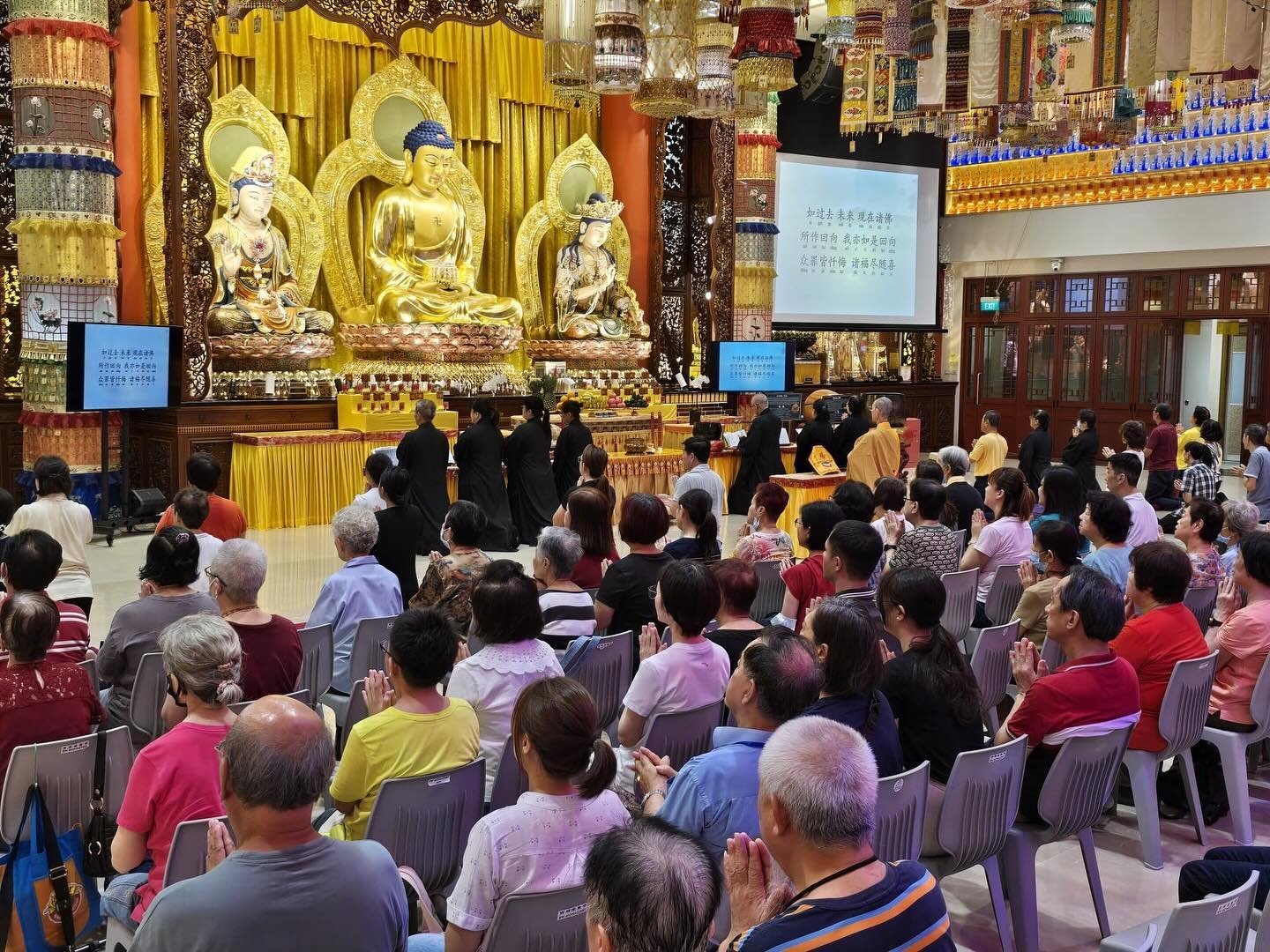Rejoice to the attendees and volunteers of the  35 Buddha Repentance, 88 Buddha Repentance as well as Great Offering this morning🙏 

Reciting the names of the 35 Buddhas proved to be a powerful practice, offering us the opportunity to purify negativ