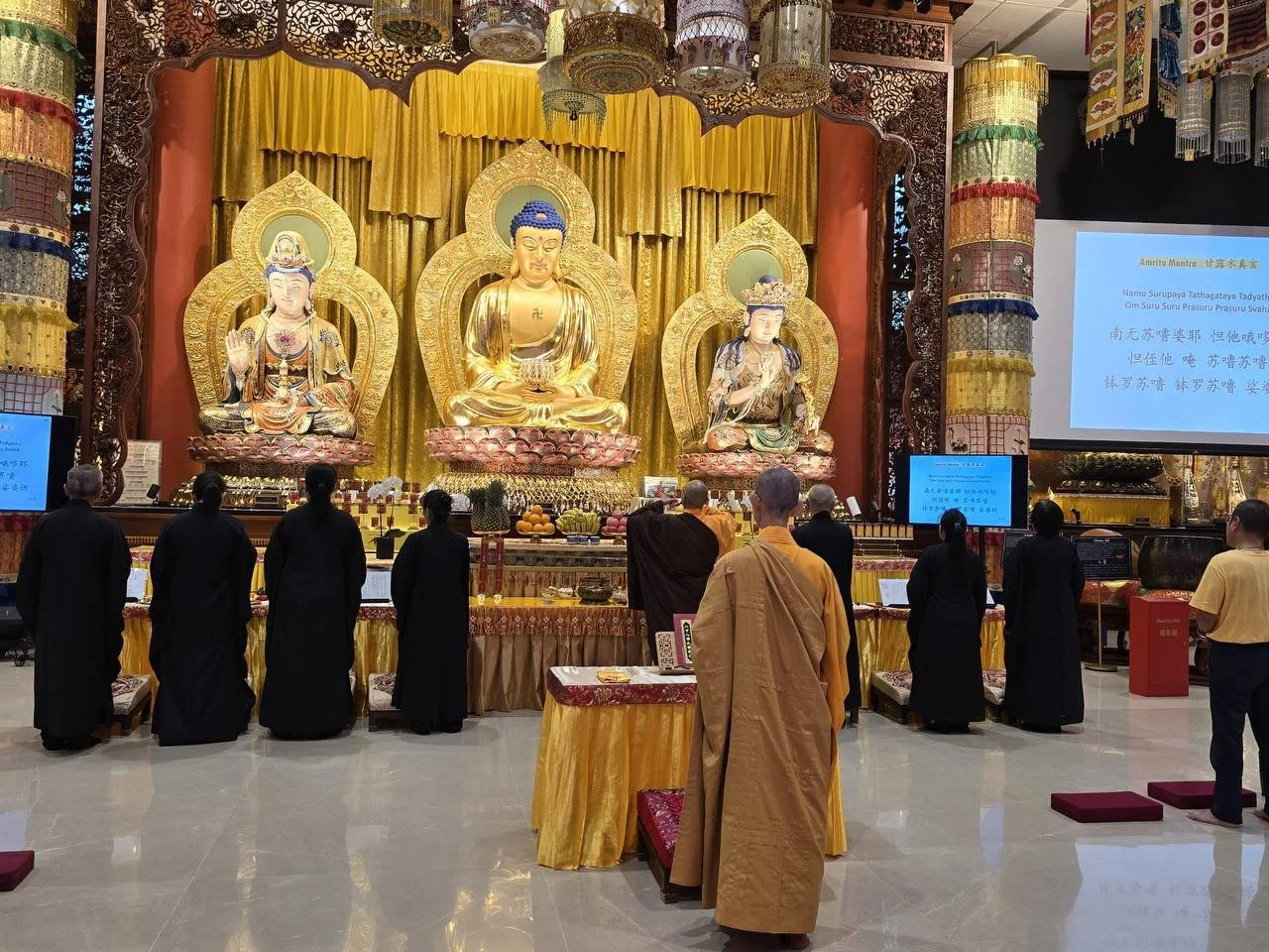 Repentance at the 35 &amp; 88 Buddha Repentance, and Great Offering Puja