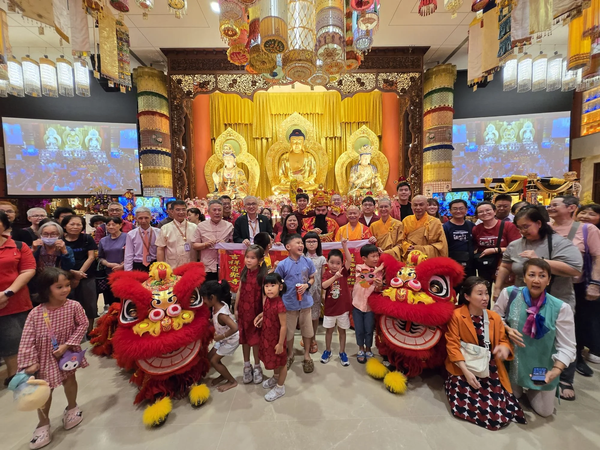 Ms. Mariam Jaafar Celebrates Chinese New Year Eve with us