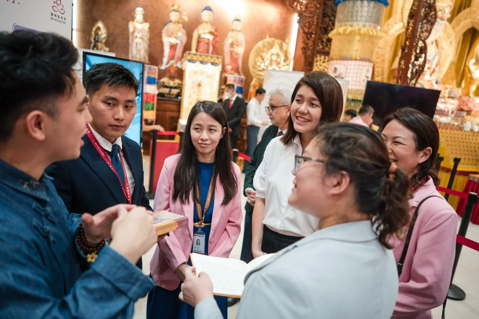 MP Lee Hui Ying’s Visit during Vesak Day