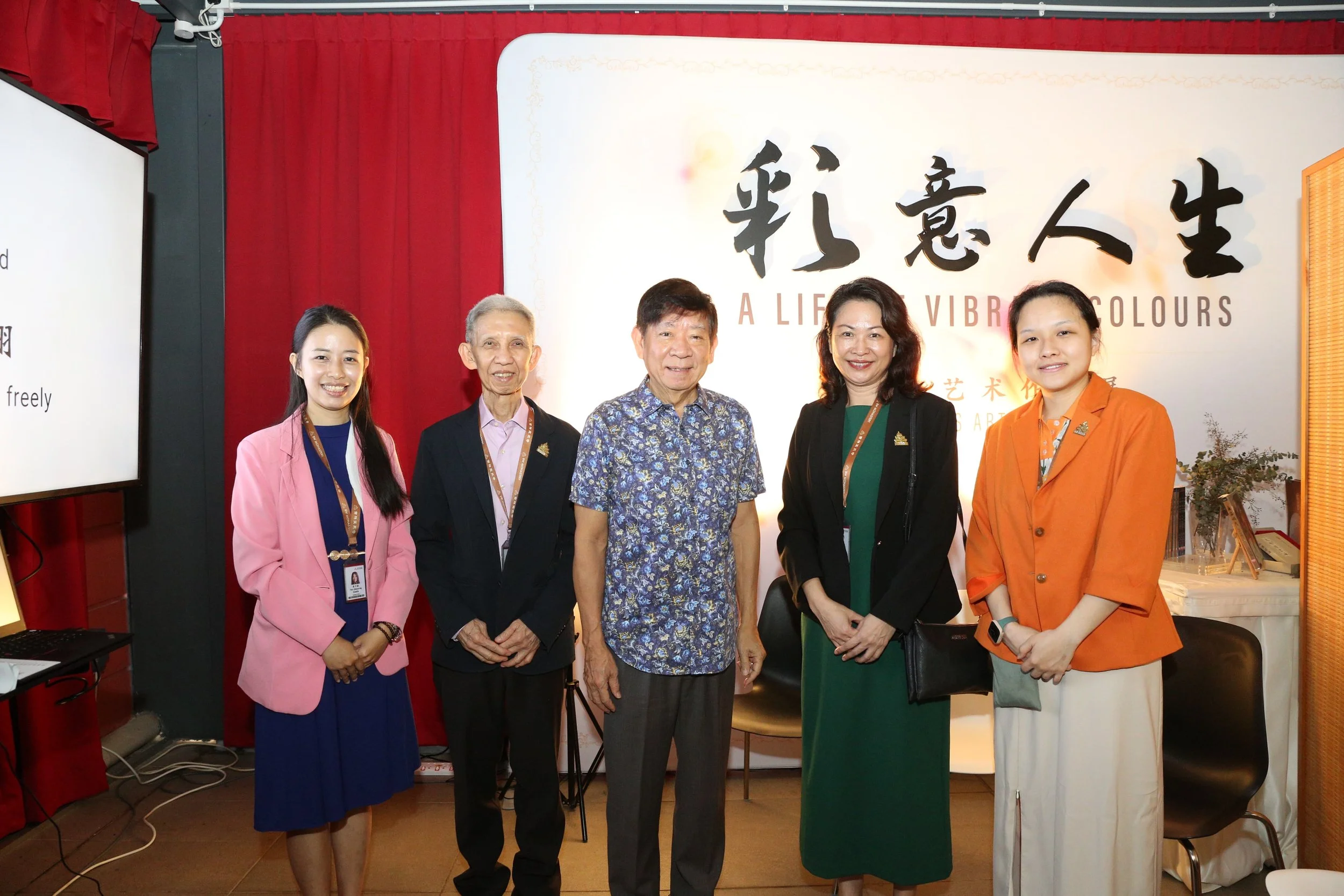 Former Transport Minister, Mr Khaw Boon Wan, visits the Zhen-Ru Art Exhibition