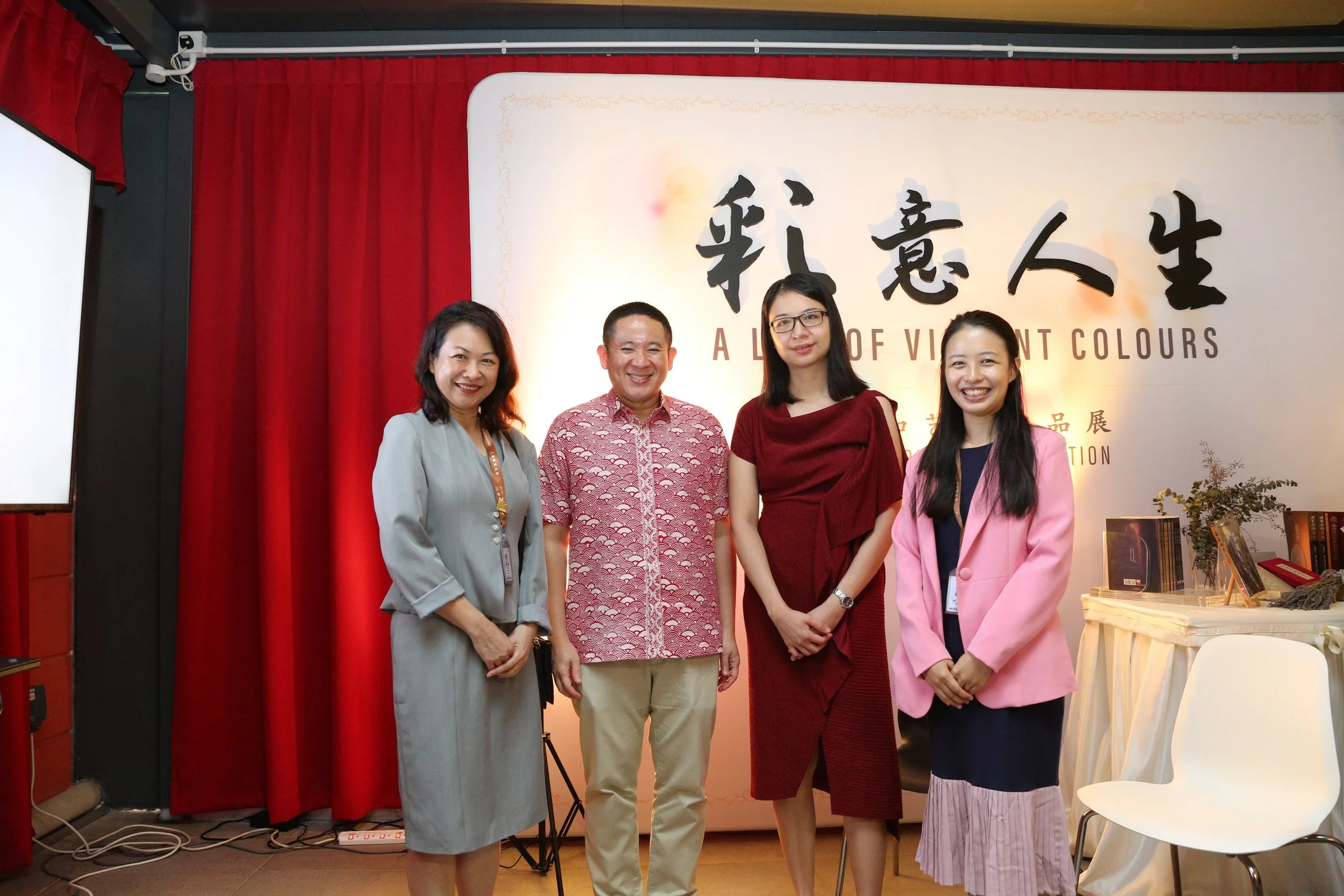 Former Parliamentary Secretary for Health of Singapore, Mr Amrin Amin Visiting Zhen Ru’s Art Exhibition