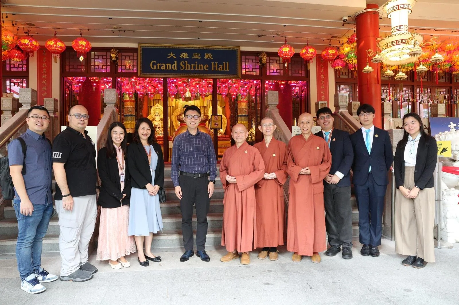 Minister of State Mr Baey Yam Keng visits BW Monastery