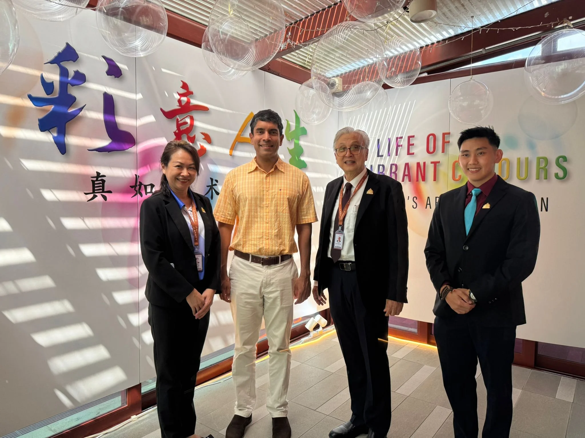 MP Vikram Nair visits Zhen Ru’s Art Exhibition