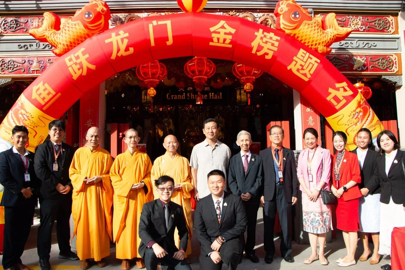 Mr. Ong Ye Kung visits BW Monastery during Chinese New Year