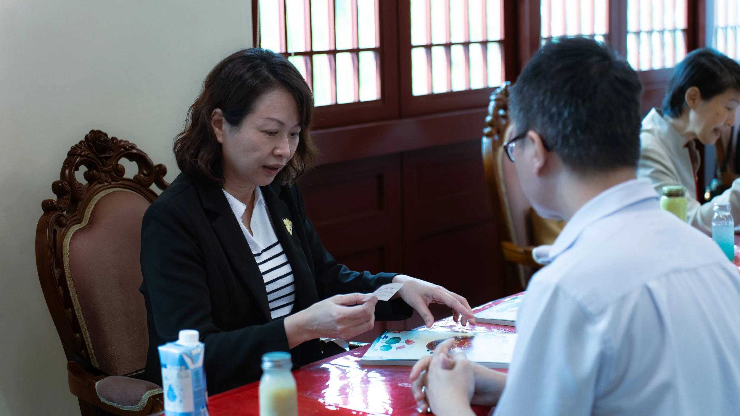 How does one become a qualified Lot Interpreter of BW Monastery?