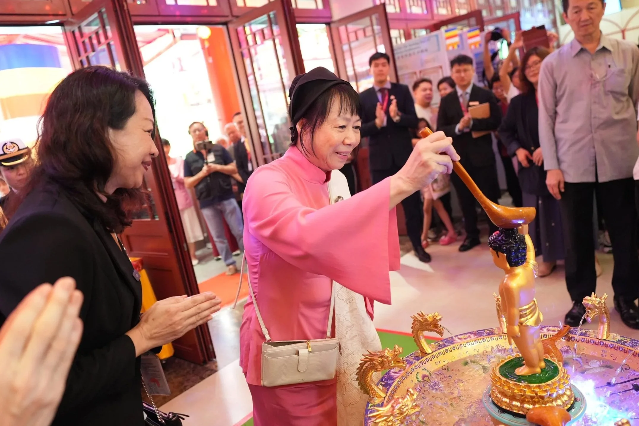 Welcoming Ms Jane Ittogi to BW Monastery This Vesak