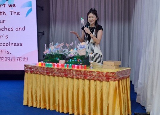 Bilingual students gathering 4.jpg