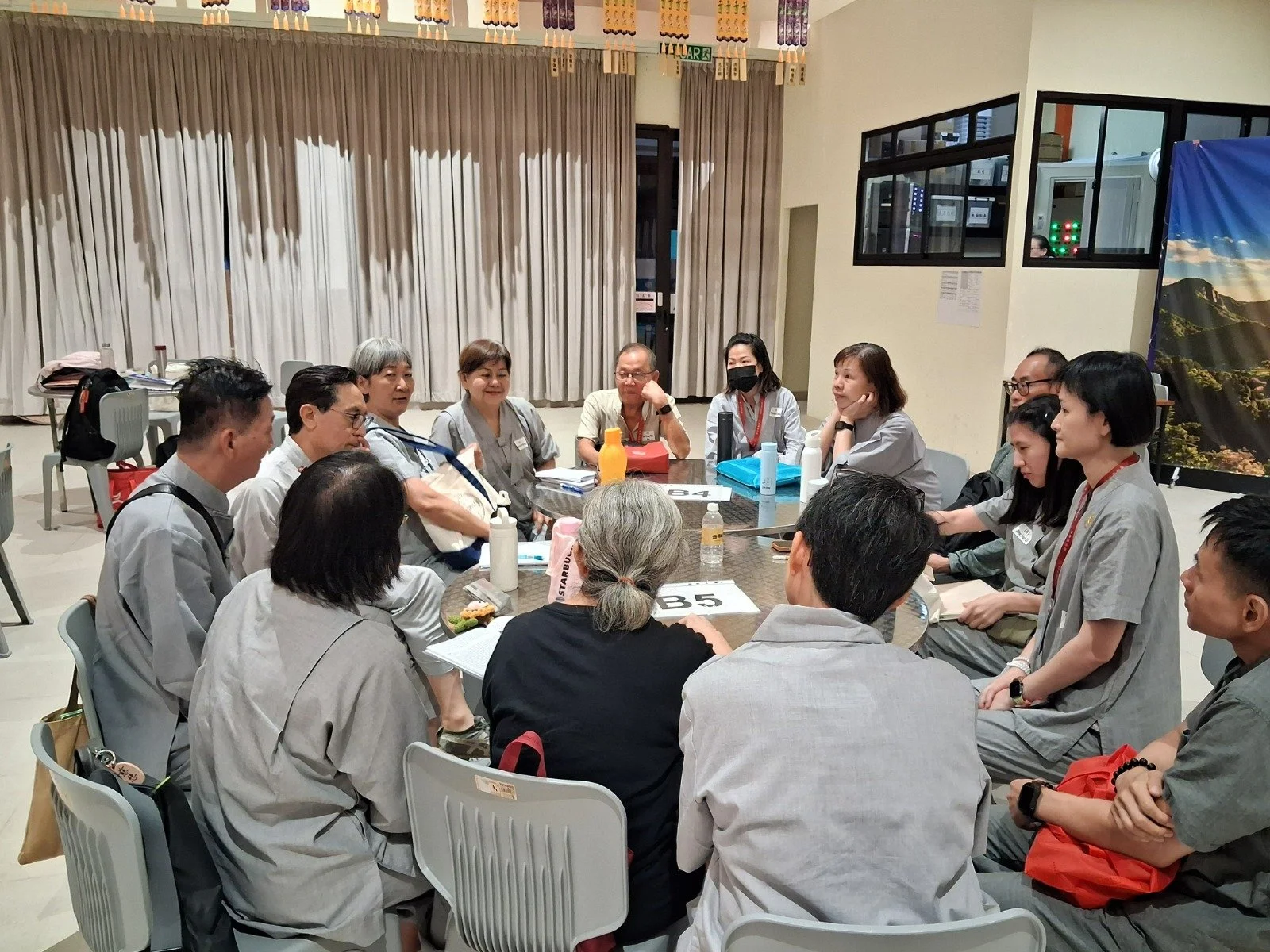 Second Bilingual Pure Wisdom Camp: Buddhist College's 13th This Year
