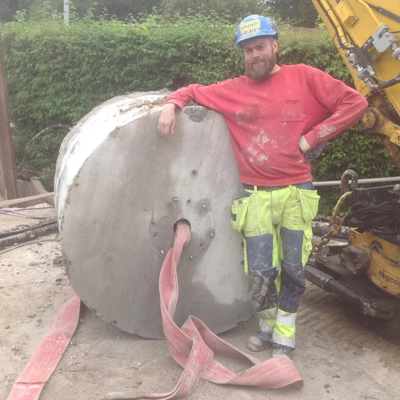 Wire cutting a Ø 1400 mm hole in a 105 cm thick wall